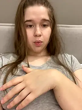 Snapshot of HornyGirlH chatting on November 30, 2:26 am HornyGirlH online show from November 30, 2:26 am