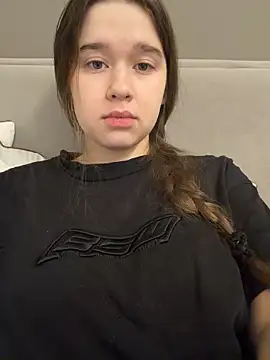 HornyGirlH online show from February 4, 4:29 am