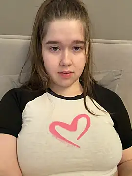 HornyGirlH online show from May 8, 5:46 am