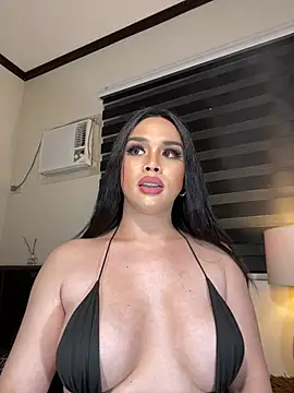 Snapshot of MISSANACONDA chatting on February 4, 9:38 am MISSANACONDA online show from February 4, 9:38 am