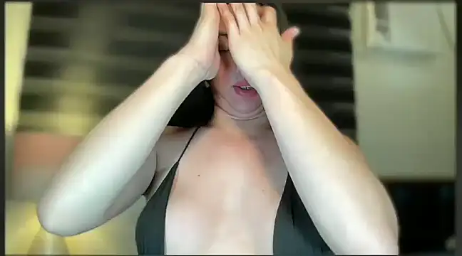 Snapshot of MISSANACONDA chatting on February 18, 9:20 pm MISSANACONDA online show from February 18, 9:20 pm