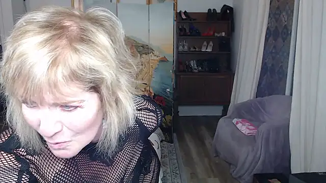 Snapshot of SindeeDix chatting on February 24, 10:52 pm SindeeDix online show from February 24, 10:52 pm