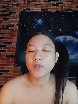 Snapshot of Urchanel chatting on May 16, 11:57 pm Urchanel online show from May 16, 11:57 pm