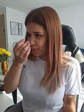 jnilu1227 online show from February 11, 2:00 pm