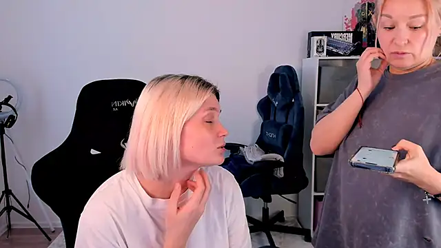 hotblonds online show from December 22, 11:29 am