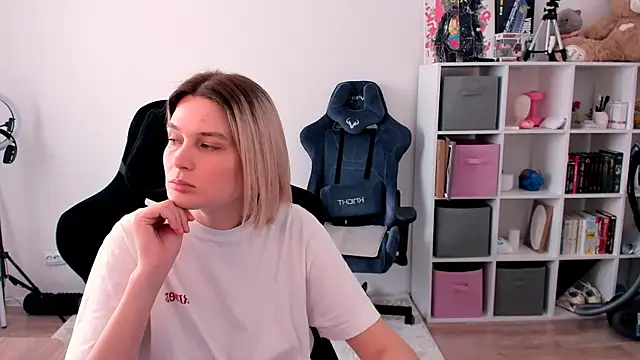 hotblonds online show from March 9, 11:25 am