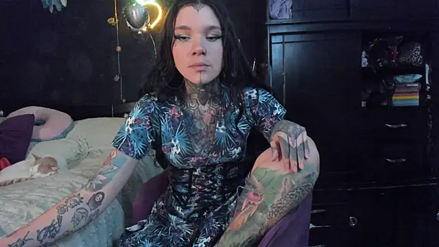 Snapshot of Lilmarieee chatting on November 13, 8:52 pm Lilmarieee online show from November 13, 8:52 pm