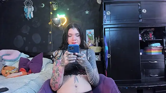 Snapshot of Lilmarieee chatting on November 20, 4:51 pm Lilmarieee online show from November 20, 4:51 pm