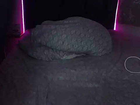 danypalmer online show from March 11, 6:53 am