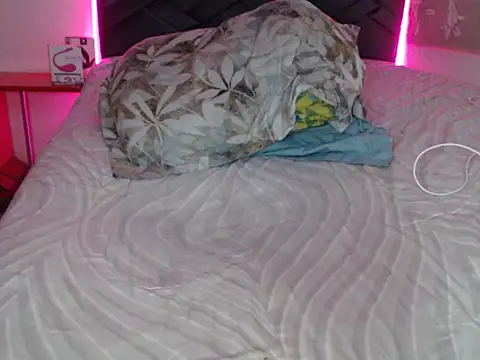 danypalmer online show from March 17, 2:52 am