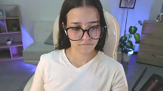 Amaia Daniells online show from February 3, 12:32 pm