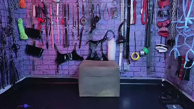 Snapshot of PANDORANEZZ chatting on February 7, 6:24 am PANDORANEZZ online show from February 7, 6:24 am