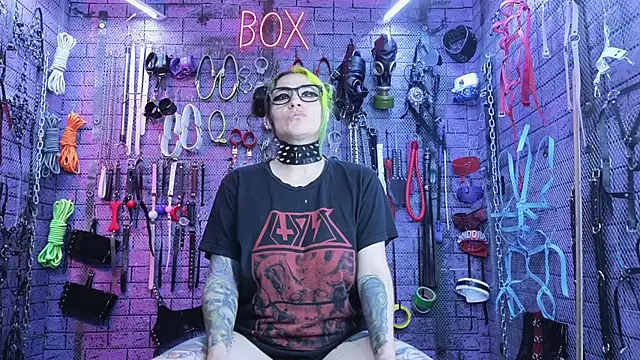 Snapshot of PANDORANEZZ chatting on February 14, 5:09 am PANDORANEZZ online show from February 14, 5:09 am