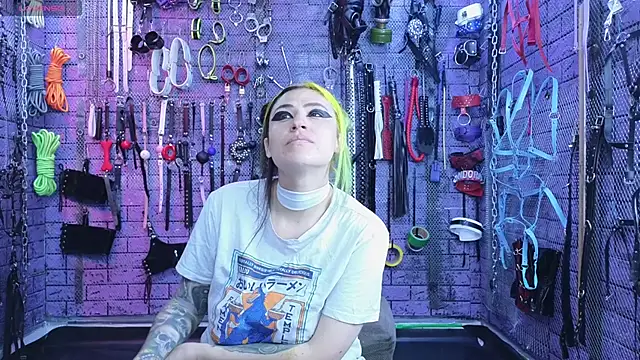 Snapshot of PANDORANEZZ chatting on February 20, 4:50 am PANDORANEZZ online show from February 20, 4:50 am