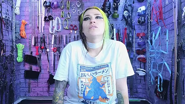 Snapshot of PANDORANEZZ chatting on February 20, 5:29 pm PANDORANEZZ online show from February 20, 5:29 pm