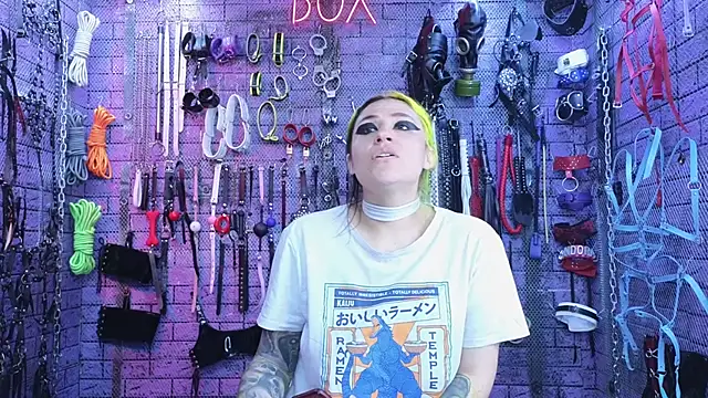 Snapshot of PANDORANEZZ chatting on February 20, 8:36 pm PANDORANEZZ online show from February 20, 8:36 pm