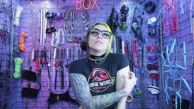 Snapshot of PANDORANEZZ chatting on February 21, 6:51 am PANDORANEZZ online show from February 21, 6:51 am