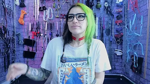 Snapshot of PANDORANEZZ chatting on March 2, 7:32 am PANDORANEZZ online show from March 2, 7:32 am