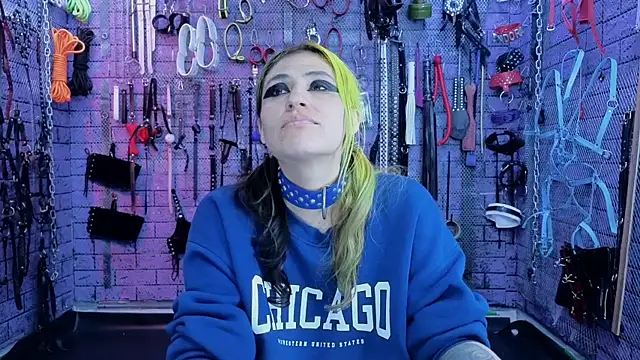 Snapshot of PANDORANEZZ chatting on March 19, 3:20 am PANDORANEZZ online show from March 19, 3:20 am