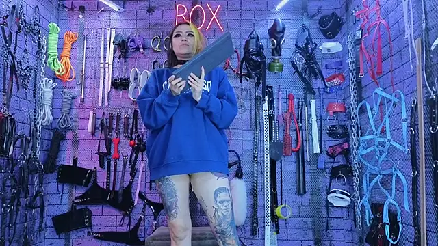 Snapshot of PANDORANEZZ chatting on October 18, 10:05 am PANDORANEZZ online show from October 18, 10:05 am