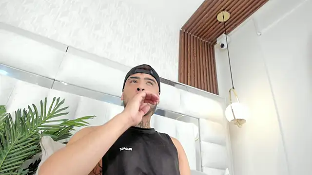 Snapshot of imferrer chatting on November 26, 8:32 pm imferrer online show from November 26, 8:32 pm