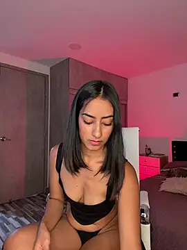 Snapshot of Brown_skin11 chatting on January 1, 6:06 pm Brown skin11 online show from January 1, 6:06 pm