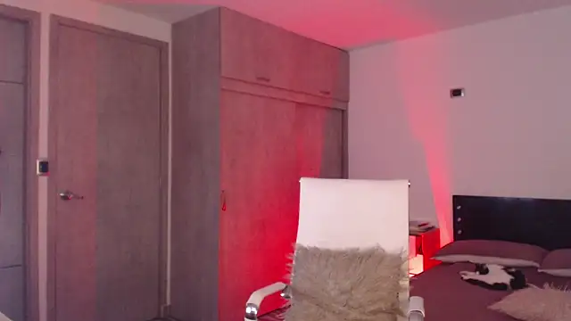 Snapshot of Brown_skin11 chatting on January 29, 8:35 pm Brown skin11 online show from January 29, 8:35 pm