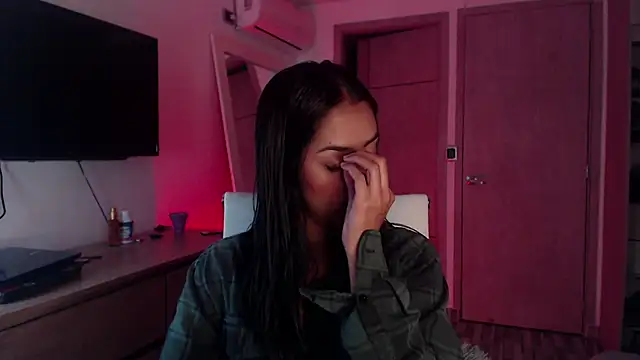 Snapshot of Brown_skin11 chatting on October 8, 11:13 pm Brown skin11 online show from October 8, 11:13 pm