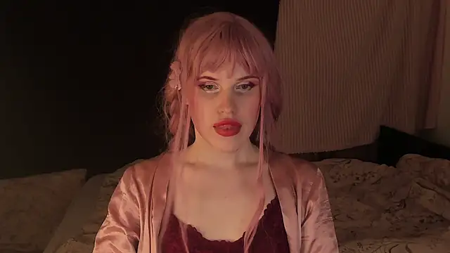 EffieMinki online show from December 19, 4:34 am