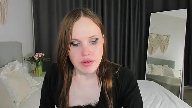 EffieMinki online show from May 3, 8:59 pm