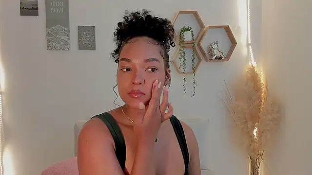 mariam hill online show from July 6, 10:56 pm