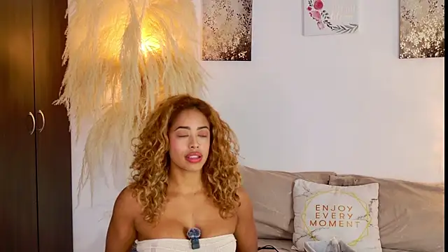 SarahCinnamon- online show from July 16, 3:40 pm