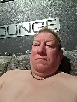 Snapshot of tomtom111111 chatting on December 15, 1:02 am tomtom111111 online show from December 15, 1:02 am