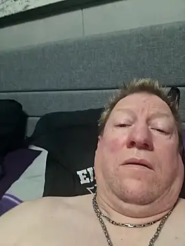 Snapshot of tomtom111111 chatting on January 2, 2:13 pm tomtom111111 online show from January 2, 2:13 pm