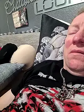 Snapshot of tomtom111111 chatting on February 28, 11:34 pm tomtom111111 online show from February 28, 11:34 pm