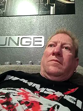 Snapshot of tomtom111111 chatting on September 10, 2:39 pm tomtom111111 online show from September 10, 2:39 pm