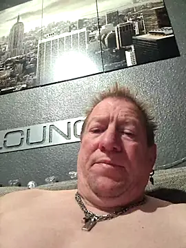 Snapshot of tomtom111111 chatting on October 2, 11:01 pm tomtom111111 online show from October 2, 11:01 pm