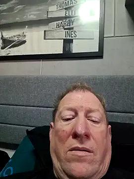 Snapshot of tomtom111111 chatting on October 15, 1:22 pm tomtom111111 online show from October 15, 1:22 pm