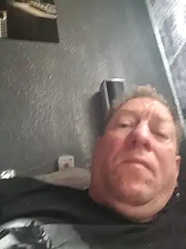 Snapshot of tomtom111111 chatting on October 26, 12:00 pm tomtom111111 online show from October 26, 12:00 pm