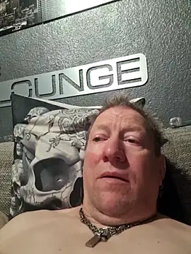 Snapshot of tomtom111111 chatting on October 30, 9:15 pm tomtom111111 online show from October 30, 9:15 pm