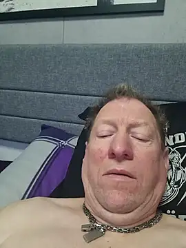 Snapshot of tomtom111111 chatting on November 2, 3:03 pm tomtom111111 online show from November 2, 3:03 pm