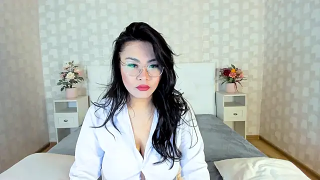 Snapshot of NatsumiHun chatting on February 8, 7:15 am NatsumiHun online show from February 8, 7:15 am