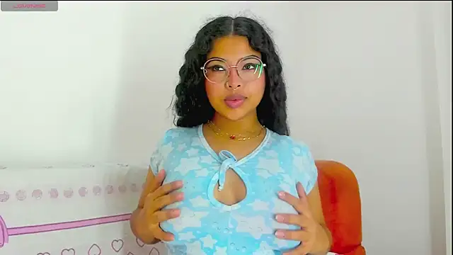 moana taylor online show from May 17, 10:33 am