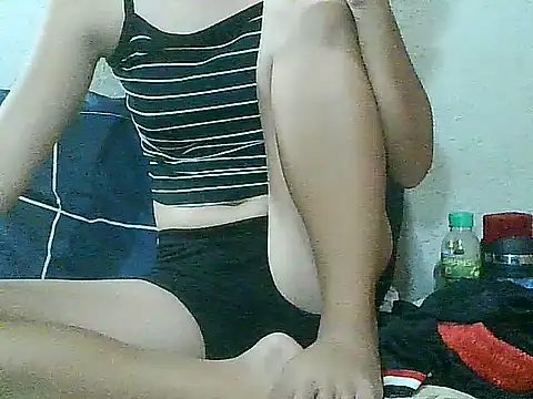 Snapshot of PinaySkinnyGirl chatting on June 21, 11:13 am PinaySkinnyGirl online show from June 21, 11:13 am