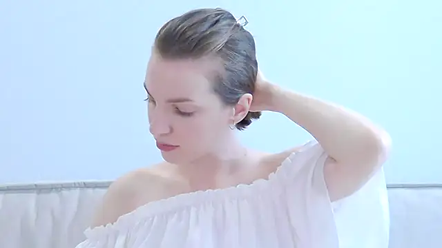 Snapshot of Beauty_Alex chatting on June 28, 2:17 am Beauty Alex online show from June 28, 2:17 am