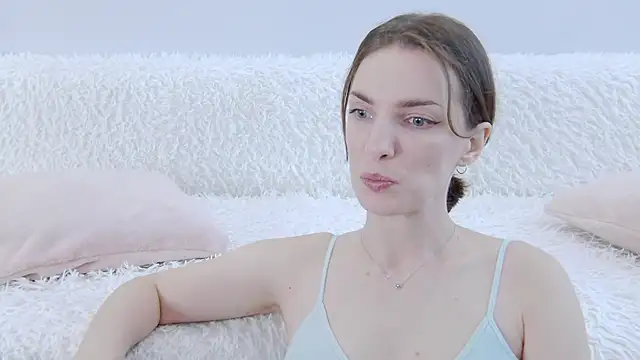 Snapshot of Beauty_Alex chatting on July 11, 2:58 am Beauty Alex online show from July 11, 2:58 am