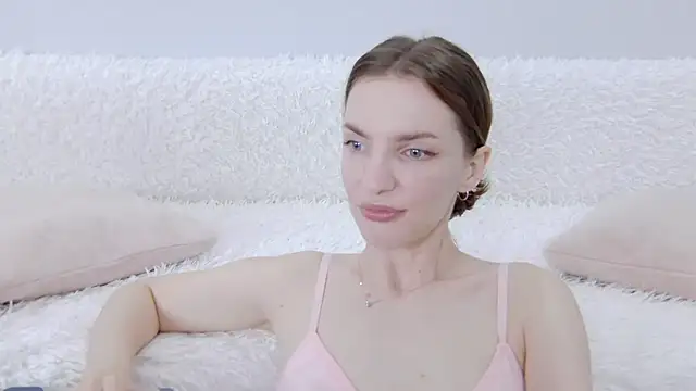 Snapshot of Beauty_Alex chatting on August 4, 2:59 am Beauty Alex online show from August 4, 2:59 am