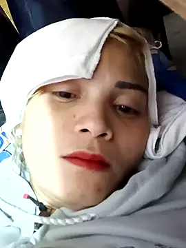 Snapshot of ashlylove25 chatting on December 8, 7:32 pm ashlylove25 online show from December 8, 7:32 pm