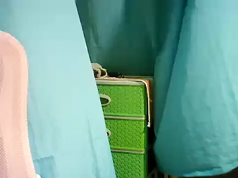 Snapshot of ashlylove25 chatting on November 17, 4:13 pm ashlylove25 online show from November 17, 4:13 pm