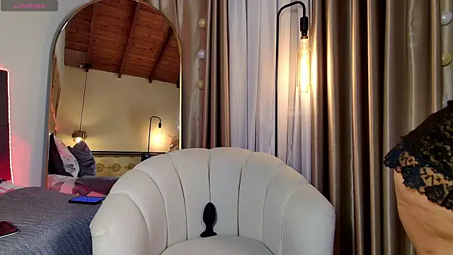 Madissononee online show from July 19, 2:15 am